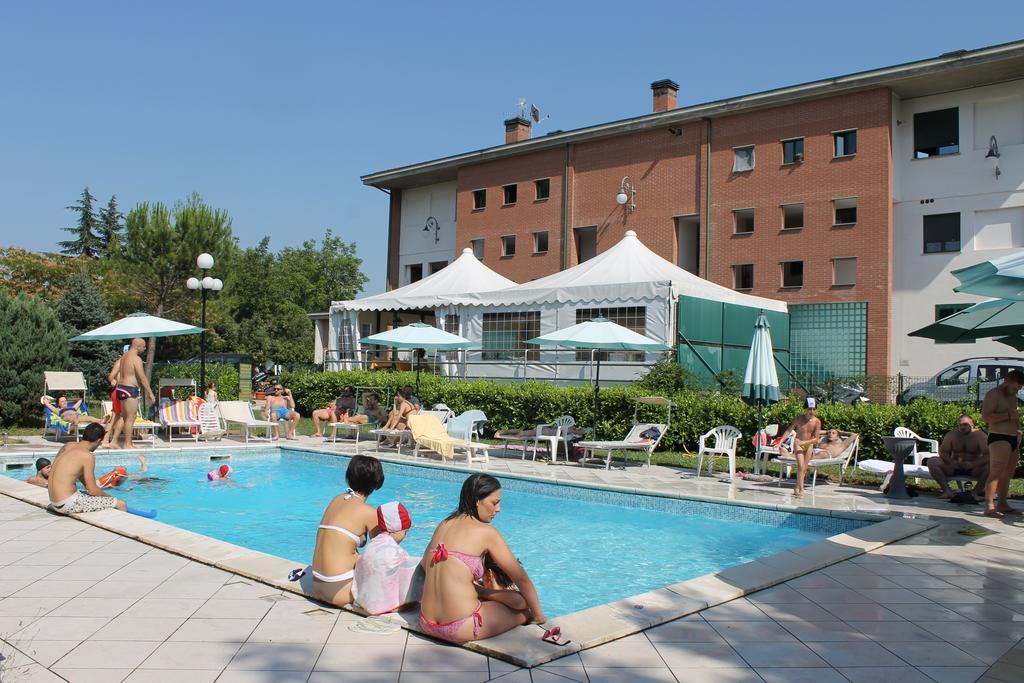 Residence La Piscina อิโซลา เดล กรันซัสโซ ดิตาเลีย ภายนอก รูปภาพ